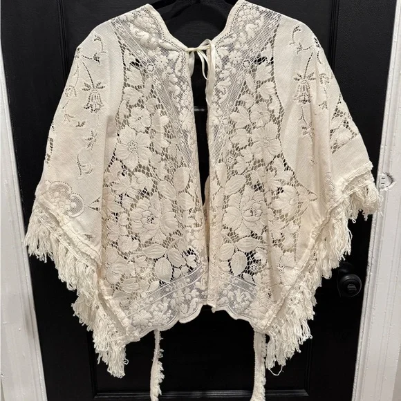 Cream Lace Fringe Poncho - Picture 2 of 2